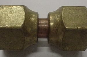 CONNECTOR,SWIVEL,3/8FF X 3/8FF,BRASS