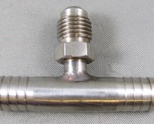 TEE,3/8BRB X 3/8BRB X 1/4 SCHRADER VALVE,SS